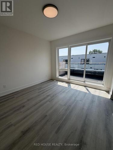 77 Everett Common, St. Catharines, ON - Indoor Photo Showing Other Room