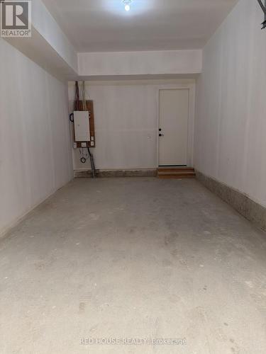 77 Everett Common, St. Catharines, ON - Indoor Photo Showing Garage