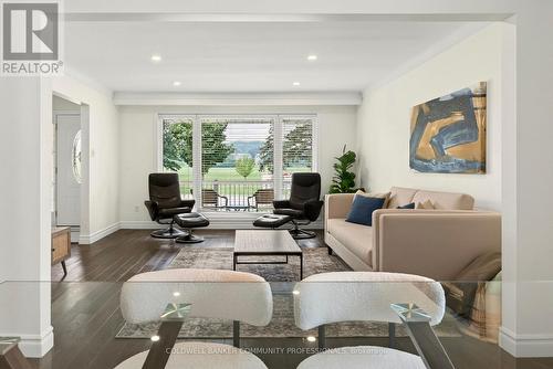 85 Lavina Crescent, Hamilton, ON - Indoor Photo Showing Living Room