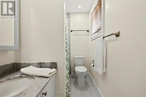 85 Lavina Crescent, Hamilton, ON - Indoor Photo Showing Bathroom