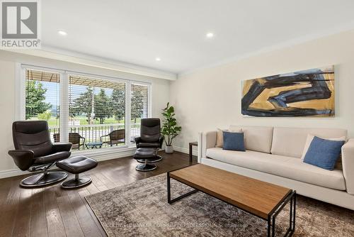 85 Lavina Crescent, Hamilton, ON - Indoor Photo Showing Living Room