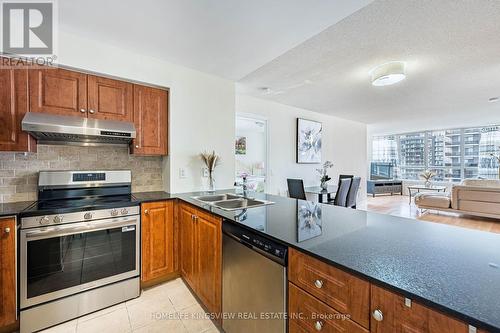807 - 60 Disera Drive, Vaughan, ON - Indoor Photo Showing Kitchen With Double Sink