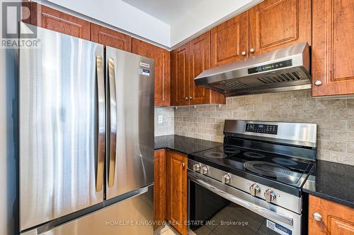 807 - 60 Disera Drive, Vaughan, ON - Indoor Photo Showing Kitchen