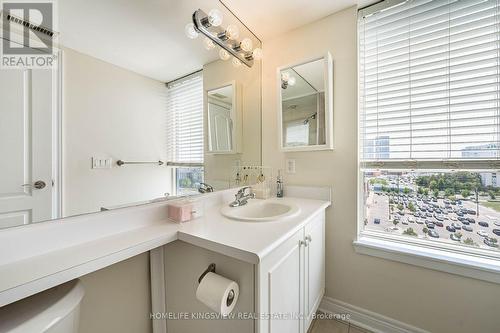 807 - 60 Disera Drive, Vaughan, ON - Indoor Photo Showing Bathroom