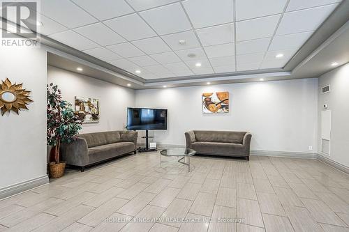 807 - 60 Disera Drive, Vaughan, ON - Indoor