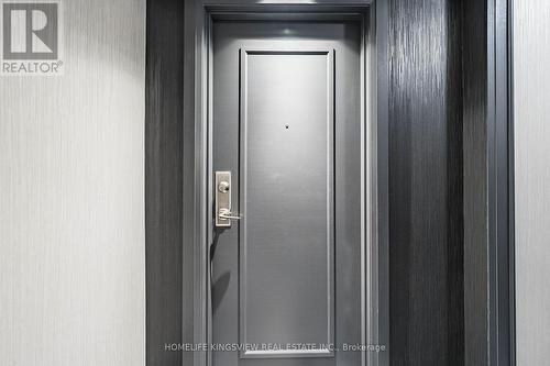 807 - 60 Disera Drive, Vaughan, ON - Indoor