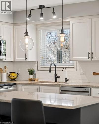 72 Copper Leaf Street, Kitchener, ON - Indoor Photo Showing Kitchen With Upgraded Kitchen