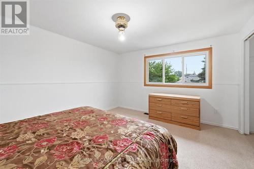 156 Hope Avenue, Hamilton, ON - Indoor Photo Showing Bedroom