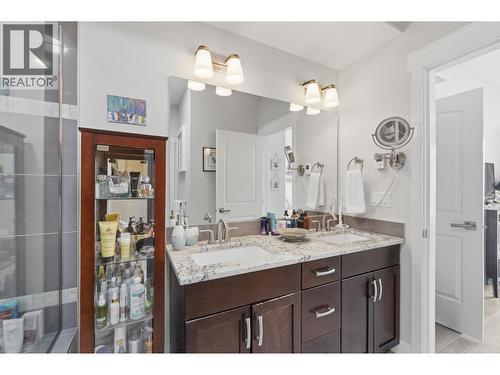 2000 Valleyview Drive Unit# 3, Osoyoos, BC - Indoor Photo Showing Bathroom