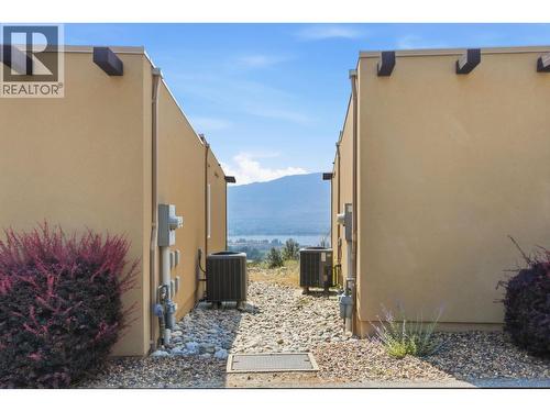 2000 Valleyview Drive Unit# 3, Osoyoos, BC - Outdoor