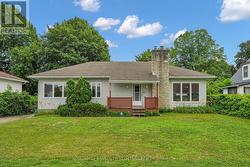 636 MALARTIC AVENUE  Ottawa, ON K1K 0X3