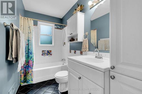Main floor bath - 636 Malartic Avenue, Ottawa, ON - Indoor Photo Showing Bathroom