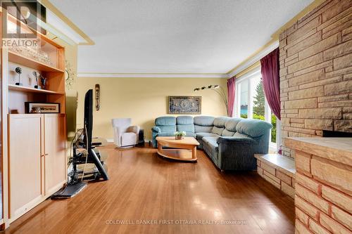 Hardwood throughout - 636 Malartic Avenue, Ottawa, ON - Indoor Photo Showing Other Room