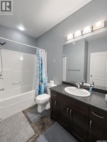 6 Guy Drive, Prince Albert, SK - Indoor Photo Showing Bathroom