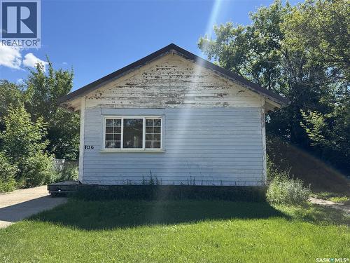 106 5Th Avenue E, Biggar, SK - Outdoor