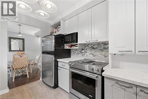 132 Hampton Heath Road, Burlington, ON - Indoor Photo Showing Kitchen