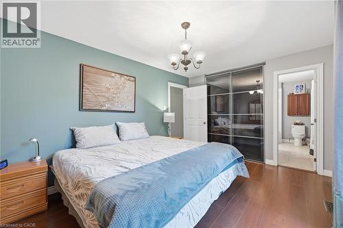 132 Hampton Heath Road, Burlington, ON - Indoor Photo Showing Bedroom