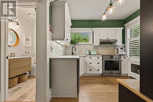 61 Mountain Avenue, Hamilton, ON - Indoor Photo Showing Kitchen
