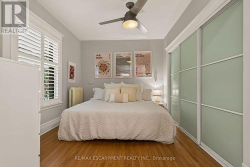 61 Mountain Avenue, Hamilton, ON - Indoor Photo Showing Bedroom