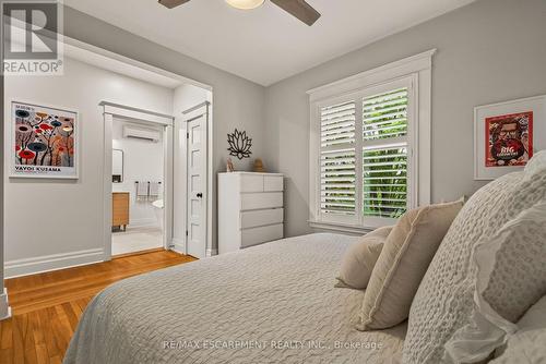 61 Mountain Avenue, Hamilton, ON - Indoor Photo Showing Bedroom