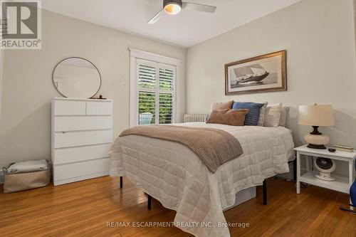 61 Mountain Avenue, Hamilton, ON - Indoor Photo Showing Bedroom