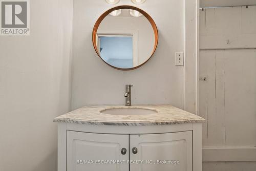 61 Mountain Avenue, Hamilton, ON - Indoor Photo Showing Bathroom