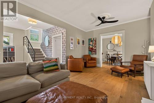 61 Mountain Avenue, Hamilton, ON - Indoor Photo Showing Living Room