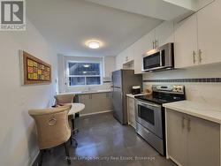 2 - 328 LAKESHORE ROAD  Mississauga, ON L5G 1H4