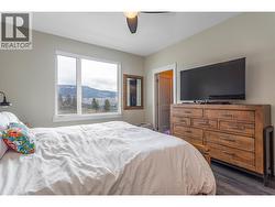 Lots of room to fit a dresser! - 