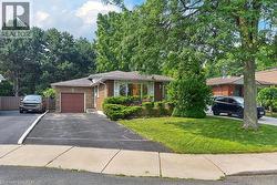16 SUNSHINE Court  Hamilton, ON L9C 2L5