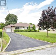 27 PATRICIA DRIVE St. Catharines, ON L2M 4P2