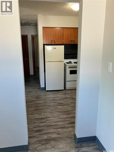 408 6Th Avenue Nw, Ituna, SK - Indoor Photo Showing Kitchen