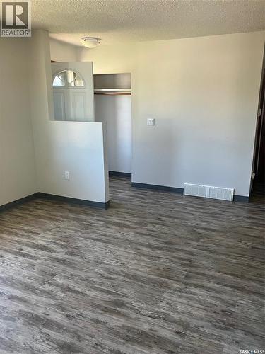 408 6Th Avenue Nw, Ituna, SK - Indoor Photo Showing Other Room