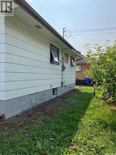 408 6Th Avenue Nw, Ituna, SK - Outdoor
