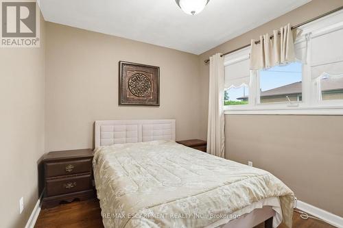 344 East 36Th Street, Hamilton, ON - Indoor Photo Showing Bedroom