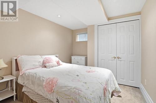 344 East 36Th Street, Hamilton, ON - Indoor Photo Showing Bedroom