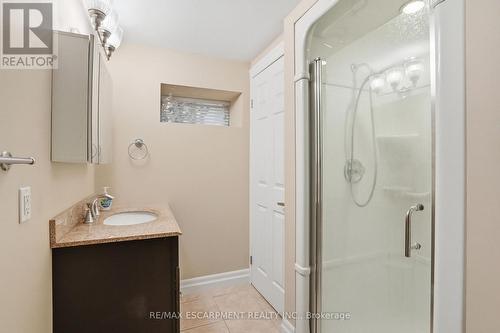 344 East 36Th Street, Hamilton, ON - Indoor Photo Showing Bathroom