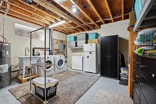 776 Bonner Avenue, Winnipeg, MB - Indoor Photo Showing Laundry Room