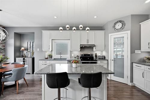 776 Bonner Avenue, Winnipeg, MB - Indoor Photo Showing Kitchen With Stainless Steel Kitchen With Upgraded Kitchen
