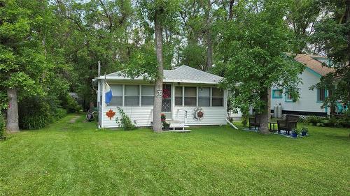 Welcome to 21 Selkirk Ave. in Ponemah - 21 Selkirk Avenue, Dunnottar, MB - Outdoor