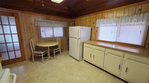 21 Selkirk Avenue, Dunnottar, MB - Indoor Photo Showing Kitchen