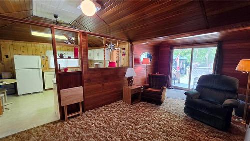 21 Selkirk Avenue, Dunnottar, MB - Indoor