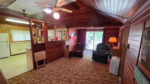 21 Selkirk Avenue, Dunnottar, MB - Indoor Photo Showing Other Room