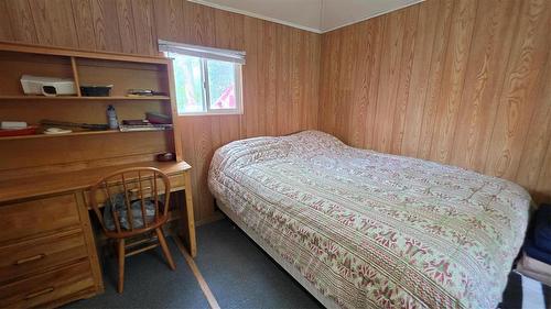 Primary bedroom - 21 Selkirk Avenue, Dunnottar, MB - Indoor Photo Showing Bedroom