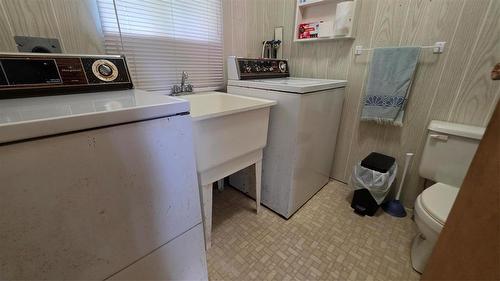 Laundry area/ensuite - 21 Selkirk Avenue, Dunnottar, MB - Indoor Photo Showing Laundry Room