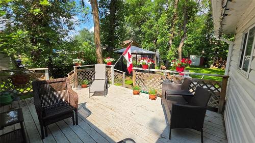 21 Selkirk Avenue, Dunnottar, MB - Outdoor With Deck Patio Veranda