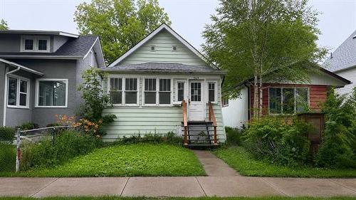 749 Dudley Ave, Winnipeg, MB - Outdoor With Facade