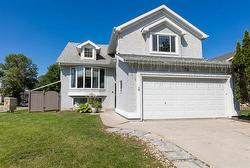 28 Blackwood BAY  Winnipeg, MB R3T 5X3