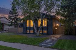 230 Paddington RD  Winnipeg, MB R2N 1H4