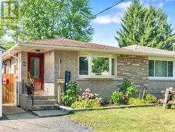 8 LAKEHURST DRIVE St. Catharines (Lakeport), ON L2N 4C2